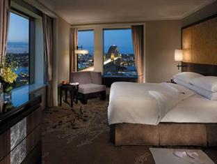 Bedroom-ShangriLa-Sydney