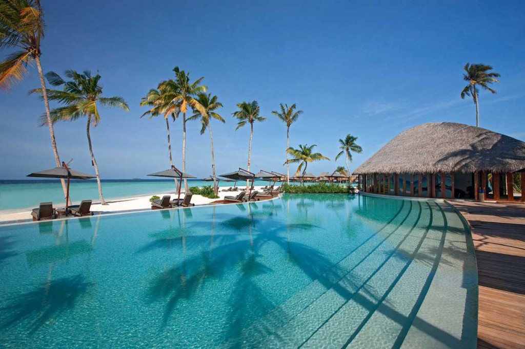 Feel The Luxury at Constance Halaveli Maldives Resort