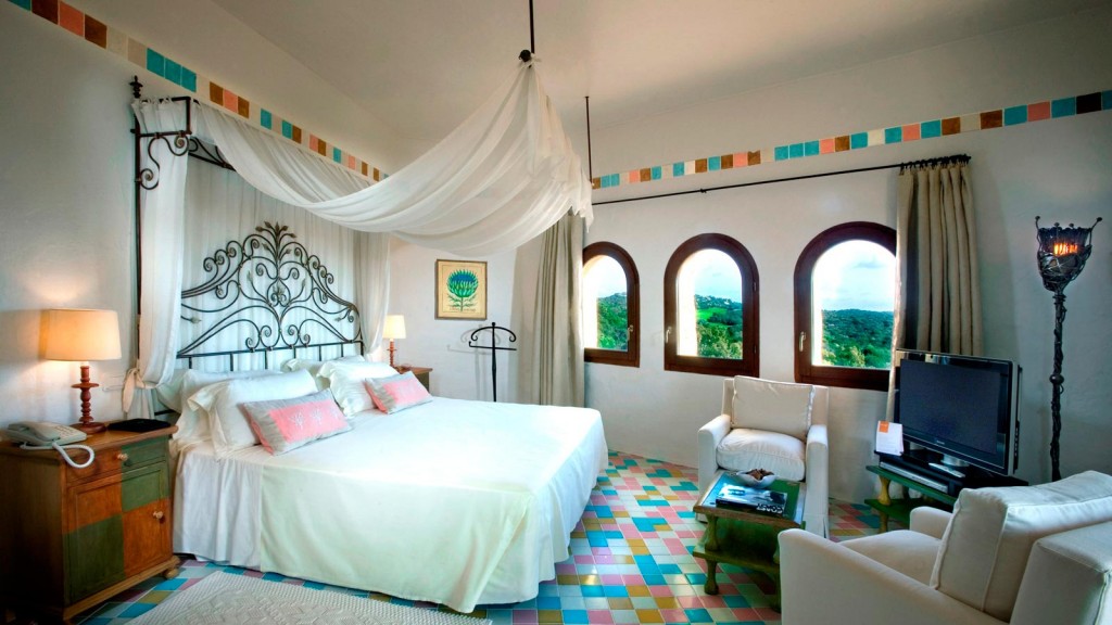 Presidential_Suite_bedroom_at_Cala_di_Volpe