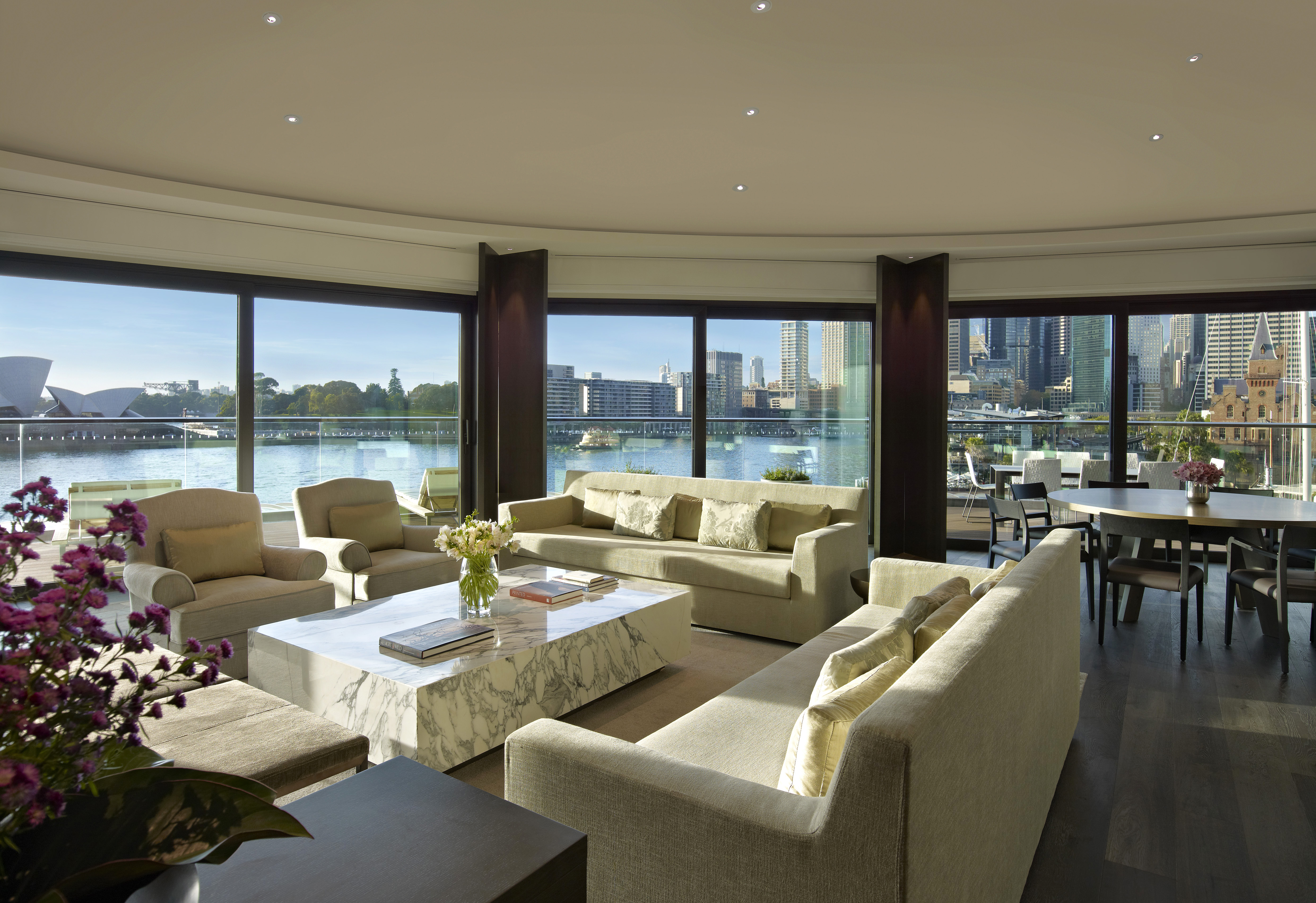 Sydney Suite - Lounge Room
