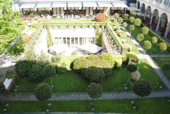 Four Seasons Milan courtyard