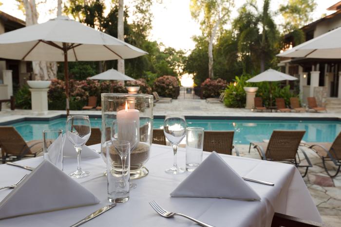 Dining at Pullman Palm Cove