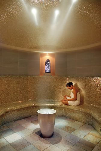 new-york-luxury-spa-amethyst-crystal-steam-room