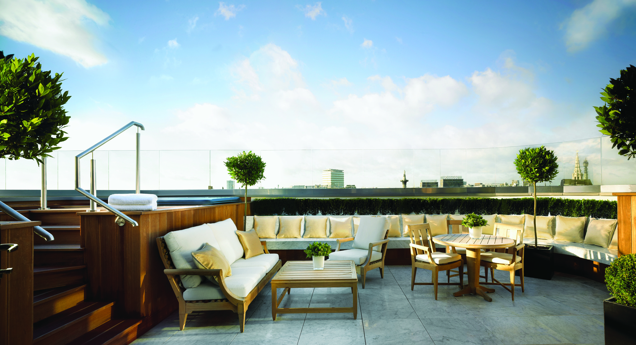 Hamilton Penthouse Terrace, Vitality Bath & Nelson's Column Corinthia Hotel London