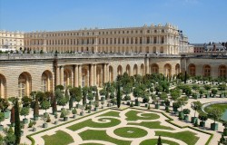 5 Wonderful Château Around Paris, France