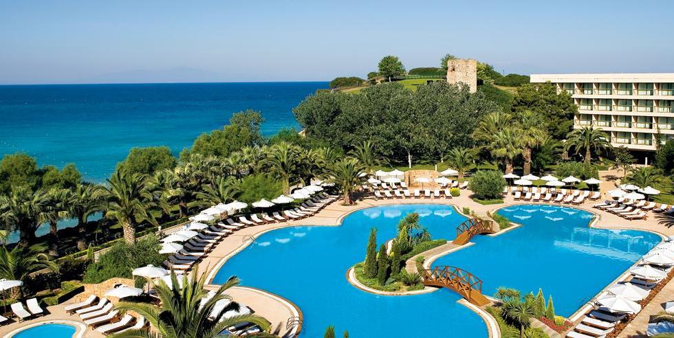 sani-resort-greece-pool