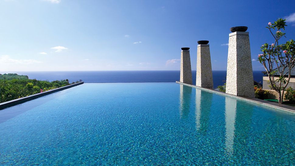 Banyan-Tree-exterior-pool